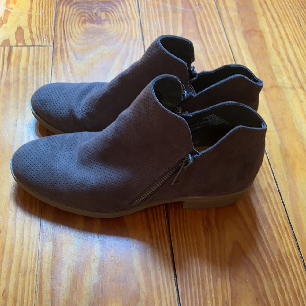 Universal Thread Booties - image 3